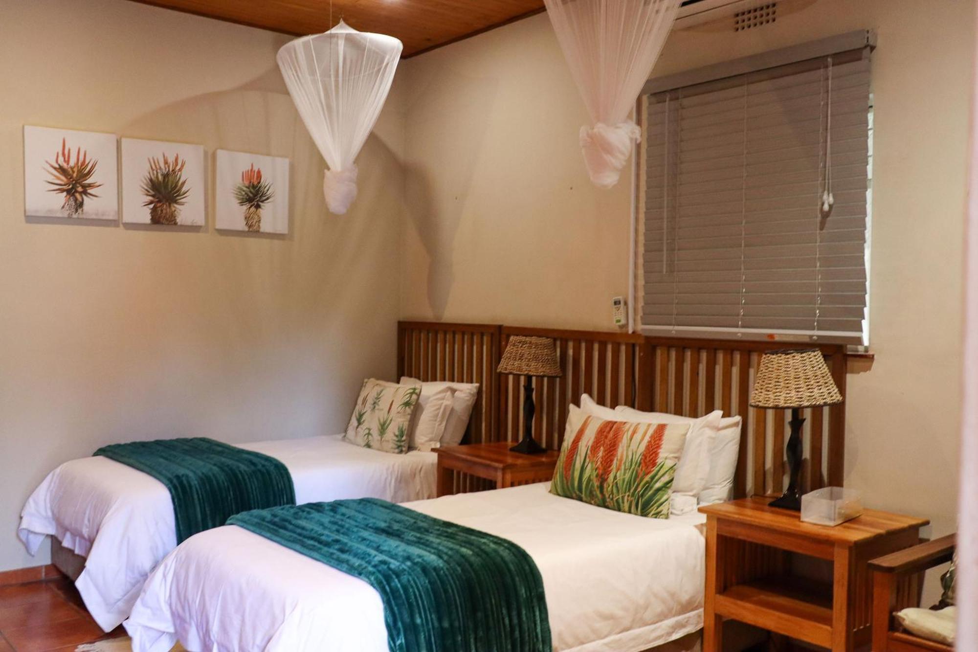 A Traveller's Palm Hotel Phalaborwa Kültér fotó