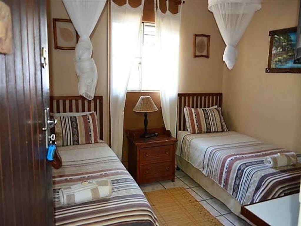 A Traveller's Palm Hotel Phalaborwa Kültér fotó